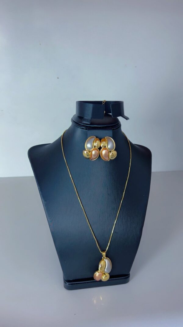 Earring & Pendant 44