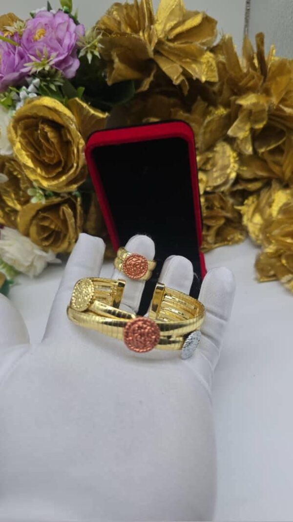 Bangle & Ring 25