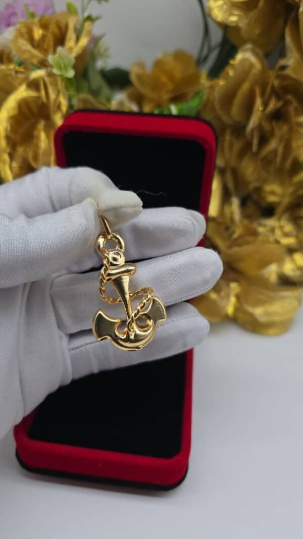 Pendant 9