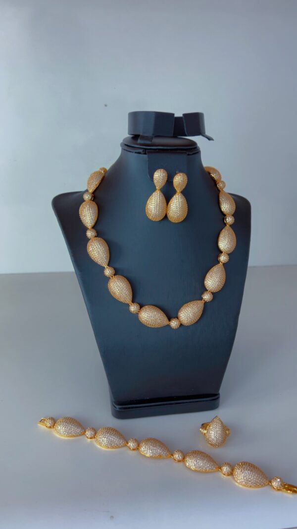 Luxury Zirconia Set 215